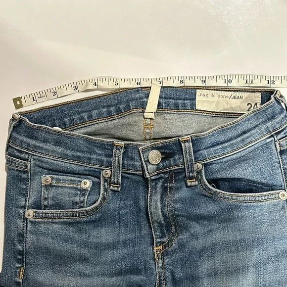 rag & bone Straight Leg Medium Blue Wash Colour: Elgin Women's 24 Raw Hem - Picture 15 of 15